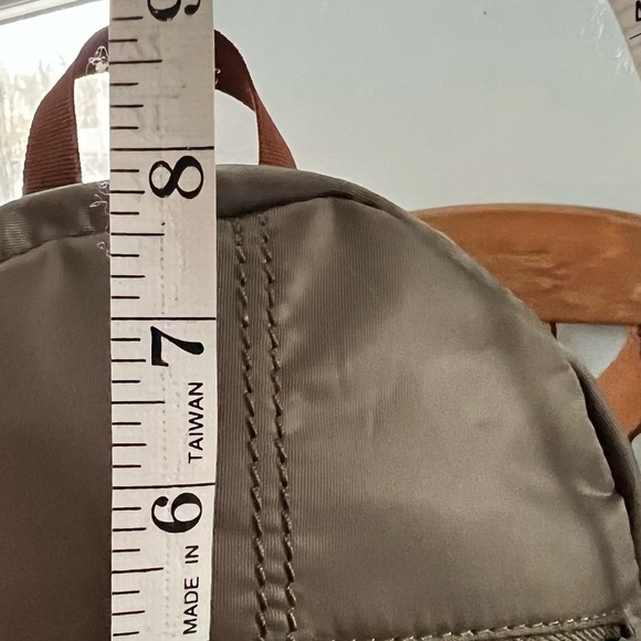 The Sak mini backpack or crossbody olive green - Picture 7 of 12